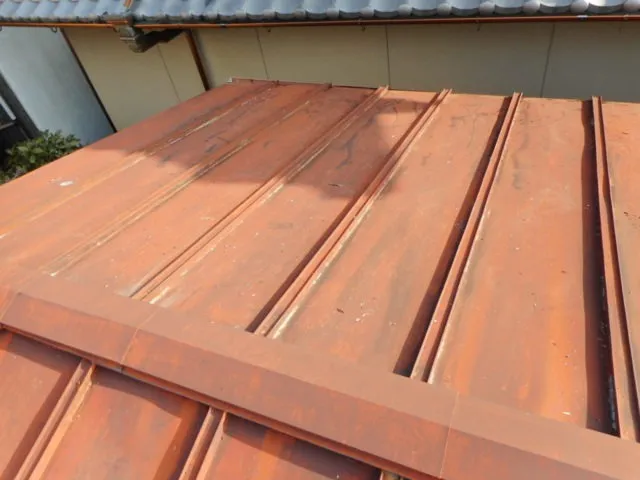 兵庫県川西市　K様邸　鉄板屋根の塗装工事